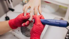 Nagels worden dunner niet door de lak: de grootste fout na het verwijderen van gellak